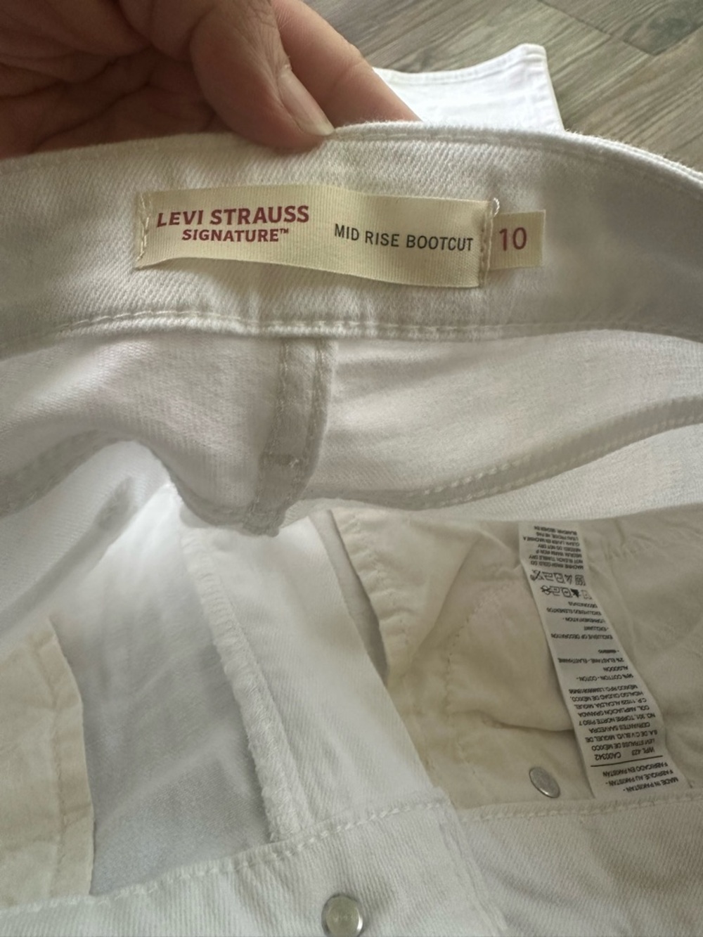 Levi's White Mid-Rise BootCut Flare Jeans - Picture 10 of 15